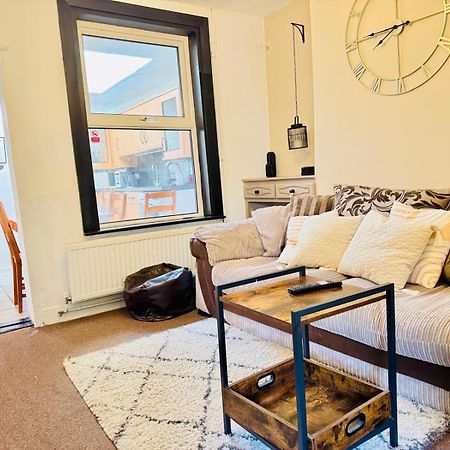 Lovely Dog Friendly, 3 Bed Home Sleeps 8, With Parking & Fenced Garden Work Contractor Leisure, Jasper Кембридж Экстерьер фото