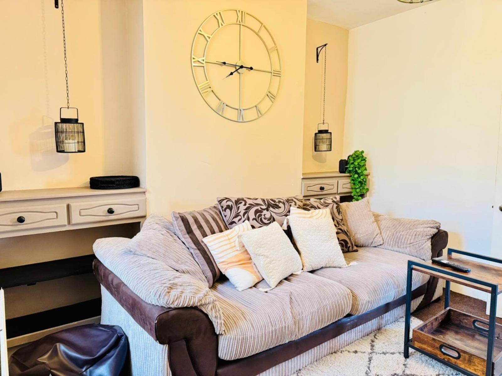 Lovely Dog Friendly, 3 Bed Home Sleeps 8, With Parking & Fenced Garden Work Contractor Leisure, Jasper Кембридж Экстерьер фото