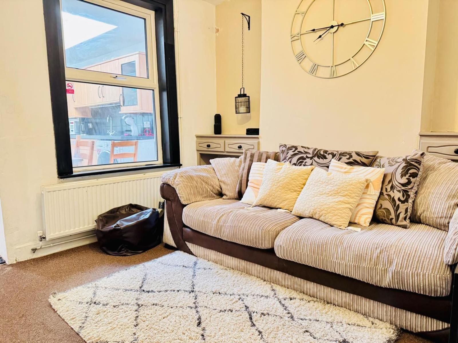 Lovely Dog Friendly, 3 Bed Home Sleeps 8, With Parking & Fenced Garden Work Contractor Leisure, Jasper Кембридж Экстерьер фото