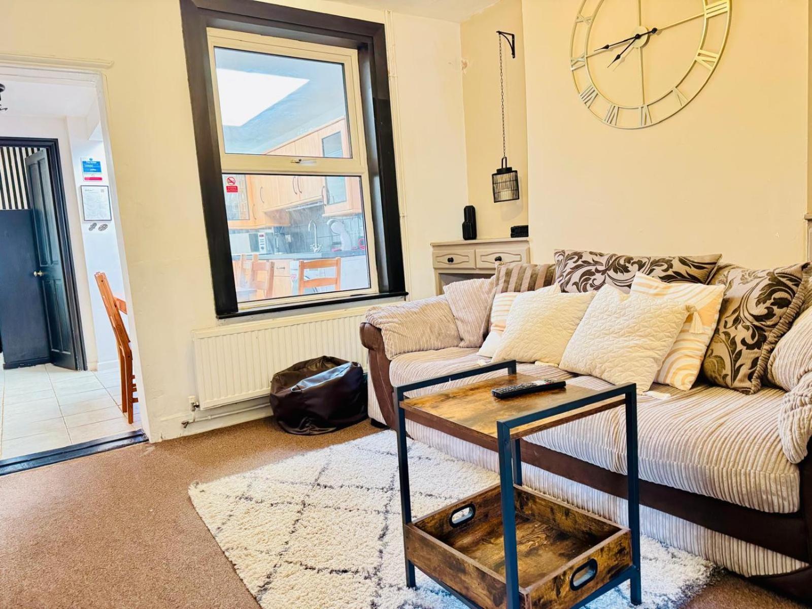 Lovely Dog Friendly, 3 Bed Home Sleeps 8, With Parking & Fenced Garden Work Contractor Leisure, Jasper Кембридж Экстерьер фото